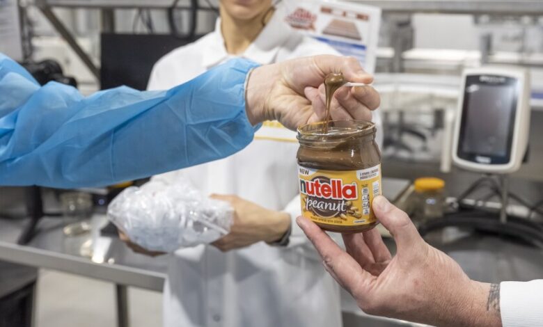 Nutella Peanut rolls out from Chicago factory
