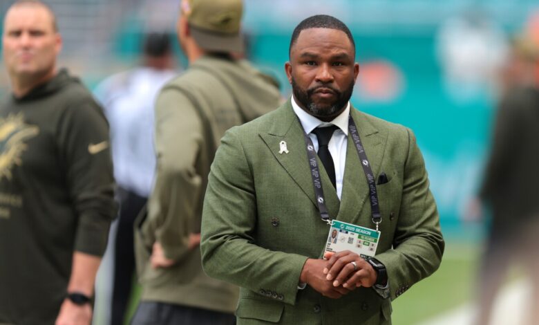 Dolphins part ways with Champ Kelly, hire Josh Scobey