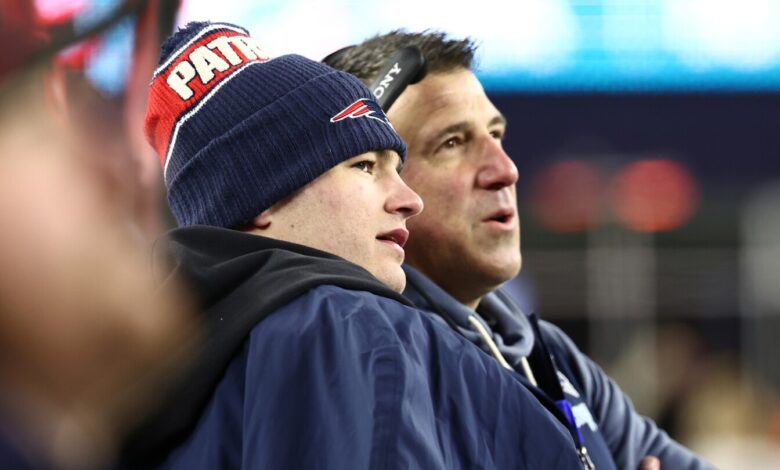 Drake Maye backs Mike Vrabel as Patriots face offseason distractions