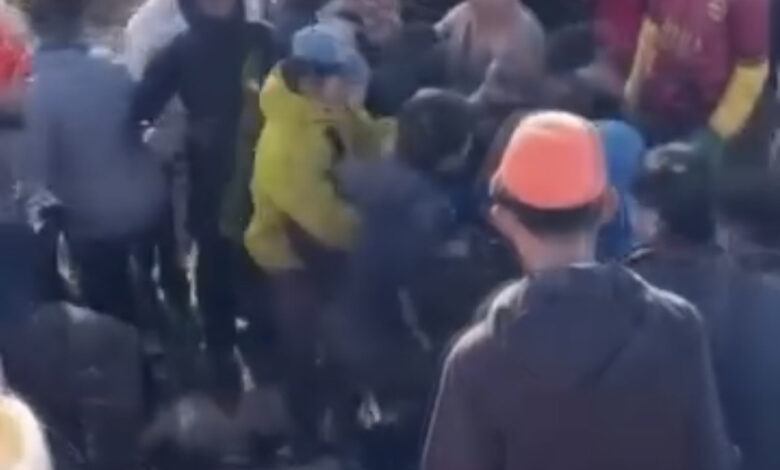 Viral Dua Rombongan Adu Jotos di Puncak Gunung Lawu Gegara Rebutan Spot Foto