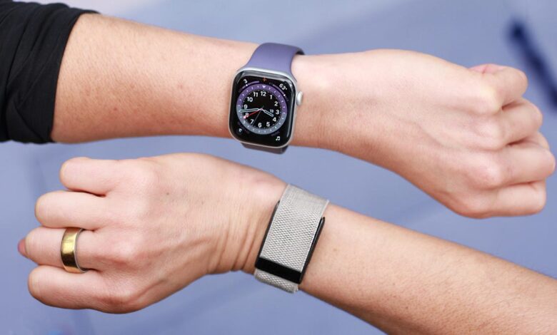 Whoop vs Apple Watch: Which Wearable Fits You?
