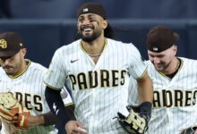 Padres extend winning streak to 8 with sweep of Mariners