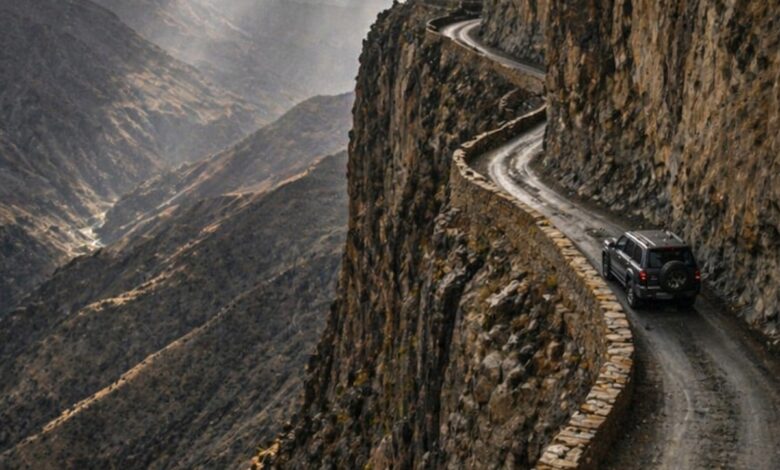 Dağların içini oyarak yaptılar: Bu yoldan geçmek isteyen iki kez düşünüyor