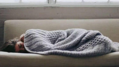 Yatanda ayağınızı niyə yorğandan çıxarırsınız?