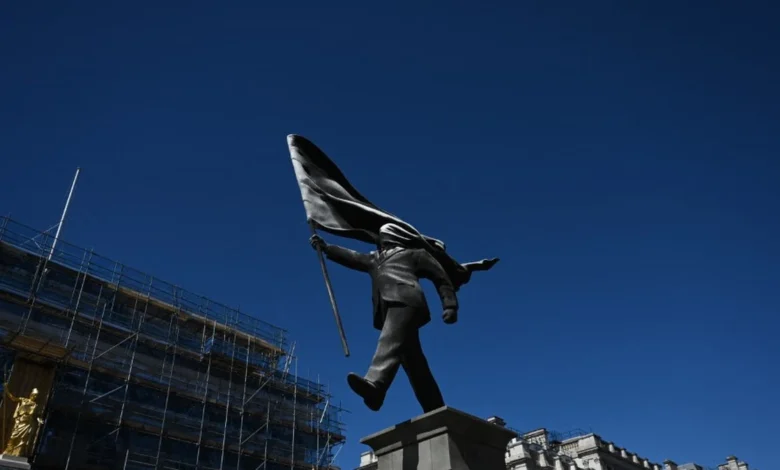 Banksy potwierdza autorstwo rzeźby w centrum Londynu