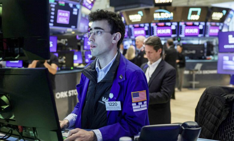 S&P 500 hits new record as oil cools and Apple jumps