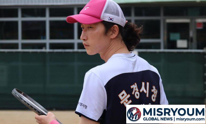 ‘꽁지머리’ 한 채 대표선서 문대용 “소아암 환자 위해 가발용 기부”