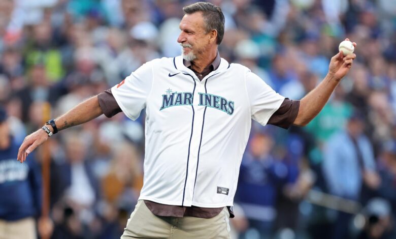 Randy Johnson statue: Mariners retire No. 51 at T-Mobile Park