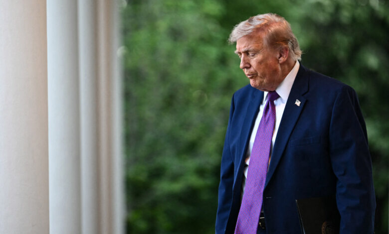 Trump’s midterm dilemma puts Republicans in a bind