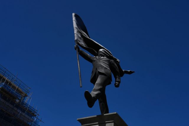 Banksy unveils provocative new statue in central London Banksy unveils provocative new statue in central London