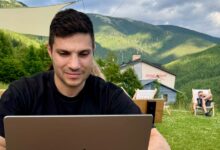 Startup CEO on the edge of focus outside tech hubs