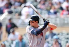 Red Sox' Roman Anthony leaves game in 2nd inning due to right wrist discomfort