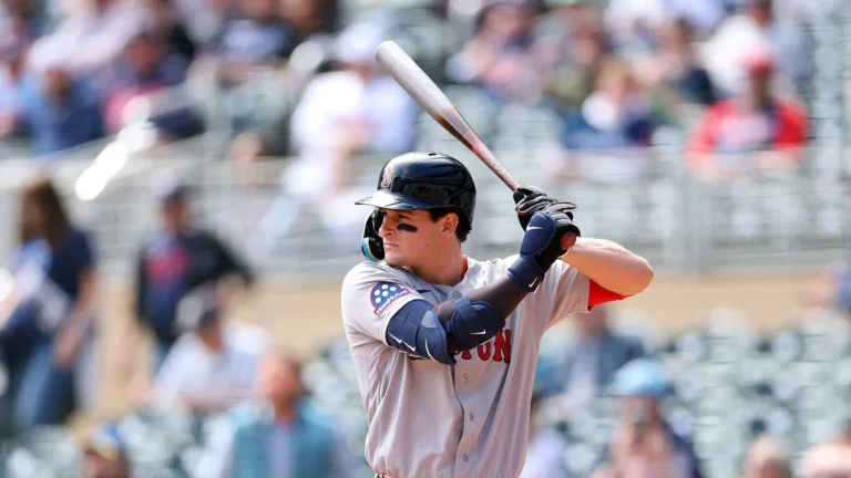 Red Sox' Roman Anthony leaves game in 2nd inning due to right wrist discomfort