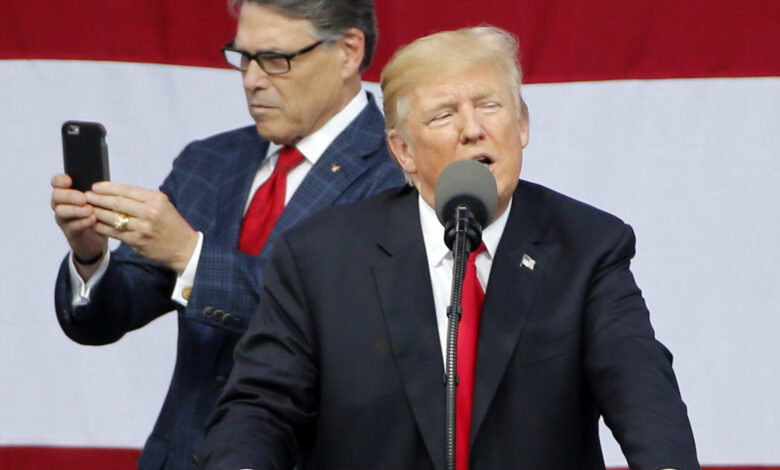 Perry lashes Trump for backing Paxton’s ‘one-day’ deal Perry lashes Trump for backing Paxton’s ‘one-day’ deal