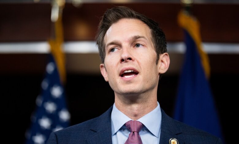 Democrat Auchincloss brands Platner tattoo ‘personally disqualifying’