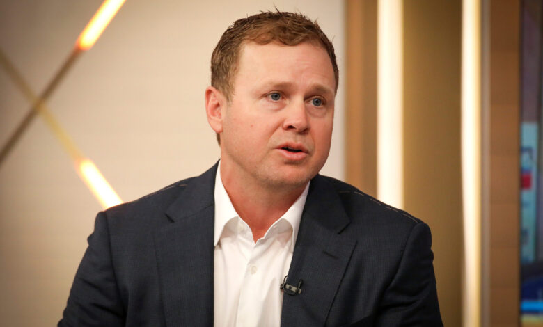 Pratt Blasts Journalist Over Palisades Fire Housing Clash