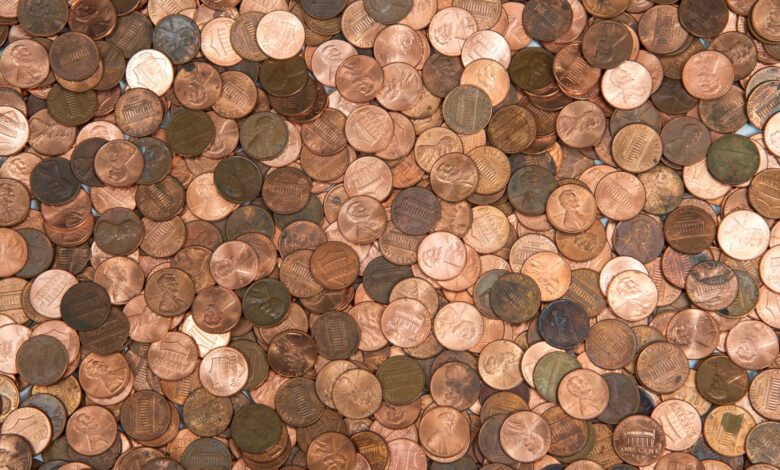 DeSantis signs law to round cash to nickels