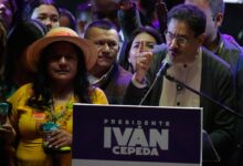 Colombians vote Sunday as peace battle turns violent