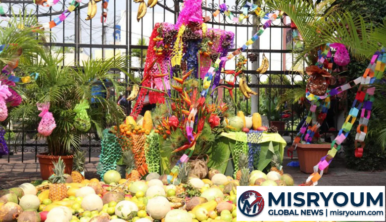 Mercados del centro de San Salvador ofrecen productos para celebrar el Día de la Cruz Mercados del centro de San Salvador ofrecen productos para celebrar el Día de la Cruz
