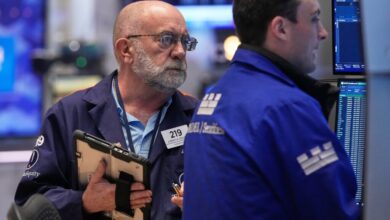 Hormuz Reopening Hopes Lift Stocks as Oil Holds Steady