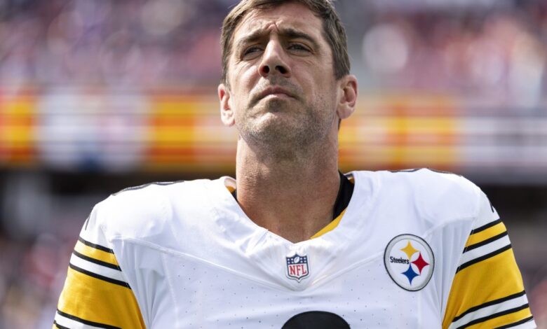 Hurts shrugs on A-Rod as Eagles host Steelers