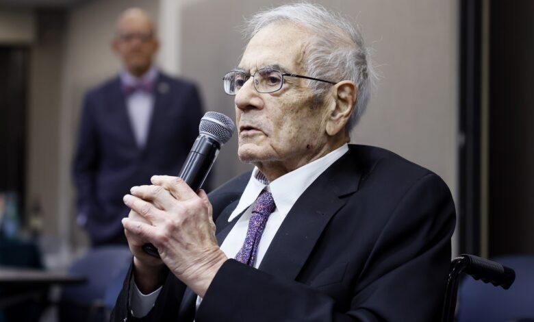 Barney Frank dies at 86 after Maine hospice