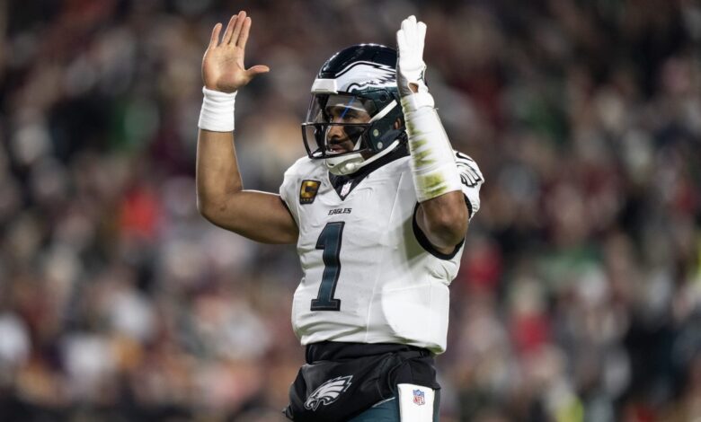 Hurts impresses new OC Mannion as Eagles reset Hurts impresses new OC Mannion as Eagles reset