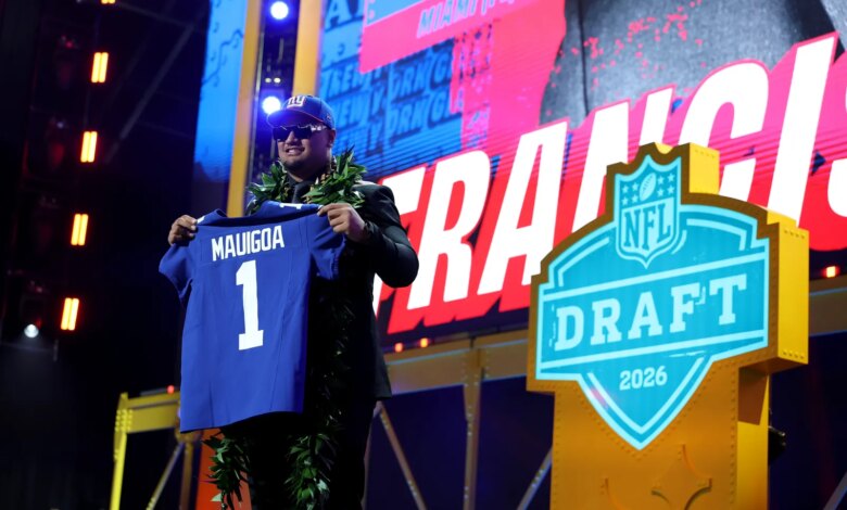 Giants QB Jaxson Dart backs Francis Mauigoa