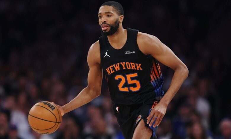 Knicks favored to close out Hawks in 2026 NBA playoffs