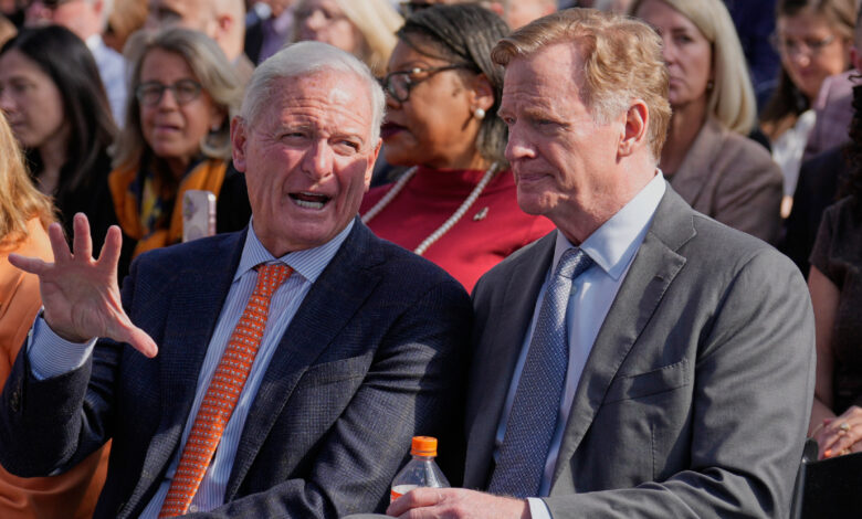 Browns domed stadium: Haslam breaks ground for 2029