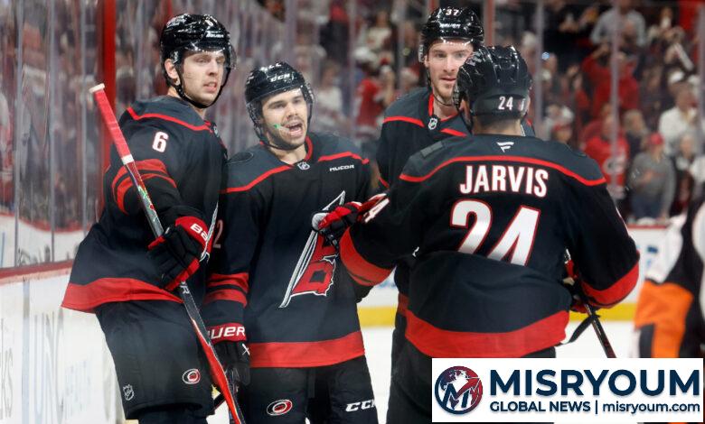 Hurricanes dominate Flyers in Game 1 of Round 2 Hurricanes dominate Flyers in Game 1 of Round 2