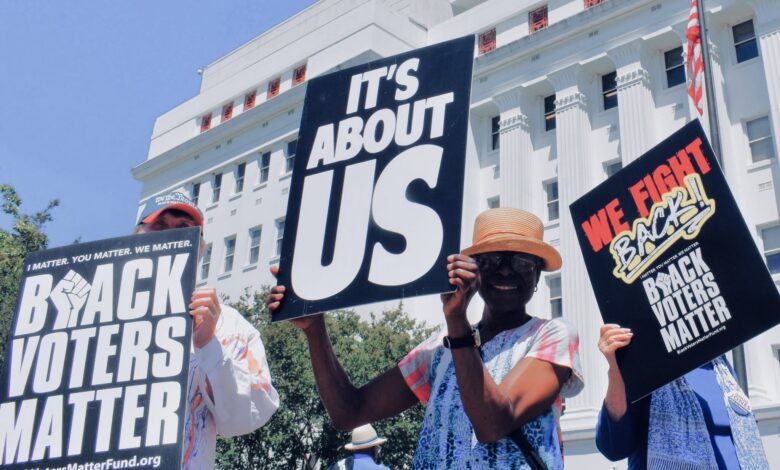 Protestors rally as special session begins with eye on new maps