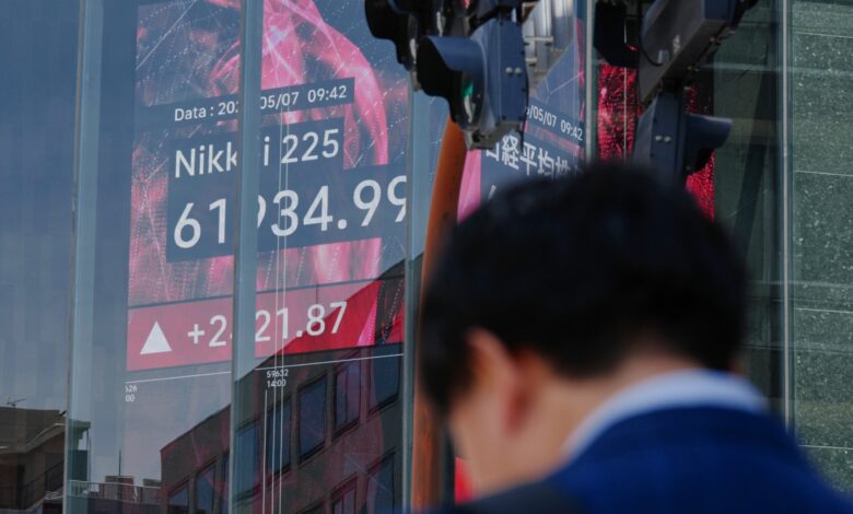Trump Iran peace talks lift Asian markets, oil drops Trump Iran peace talks lift Asian markets, oil drops