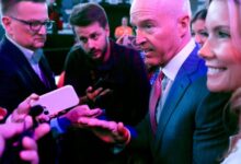 Minogue is ready to debate Healey, not primary opponent Shortsleeve