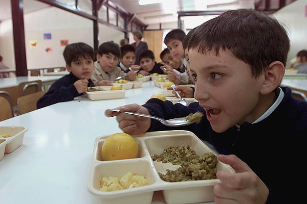 Educación en deuda: la crisis tras el alimento escolar Educación en deuda: la crisis tras el alimento escolar