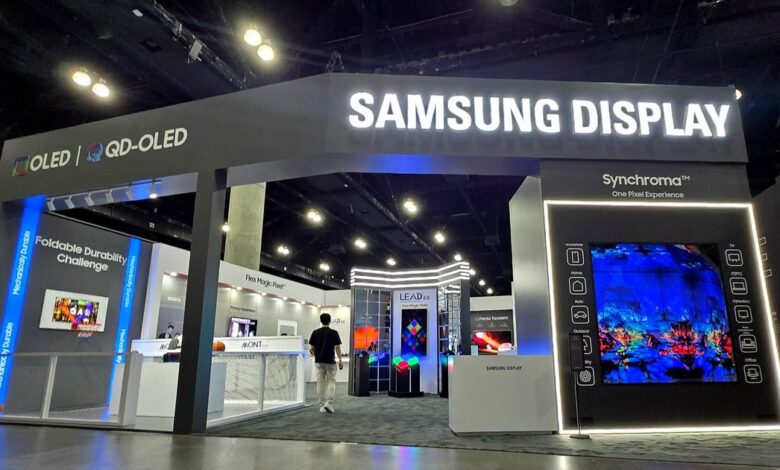 Samsung’s next-gen display can measure heart rate and blood pressure through your fingertip