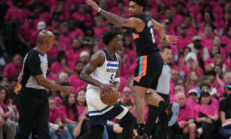 Edwards returns and Timberwolves overcome big game by Wembanyama to beat Spurs 104-102 in Game 1 - WTOP News