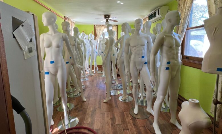 Mass. police respond after ‘body’ report, mannequin Mass. police respond after ‘body’ report, mannequin