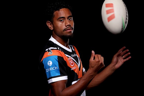 Jahream Bula signs long-term deal with Wests Tigers