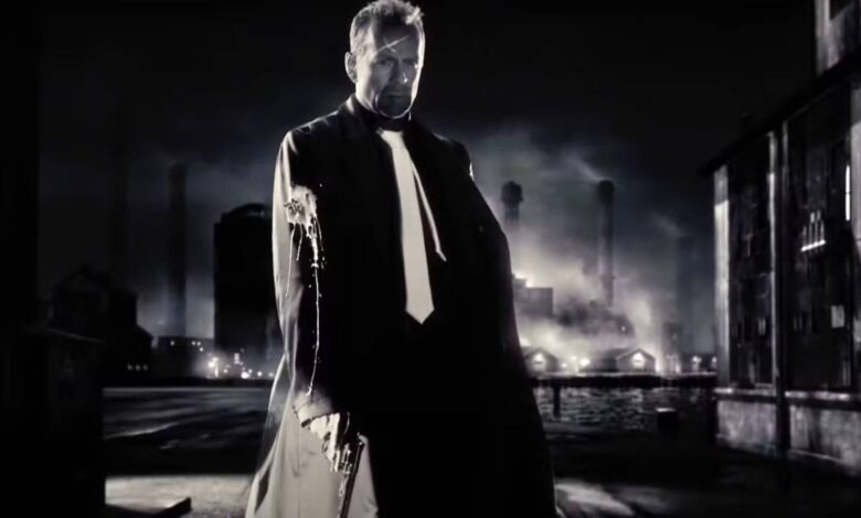 Bruce Willis & Morgan Freeman's 2010 Comic Book Movie Is One Of DC's Most Star-Studded Movies