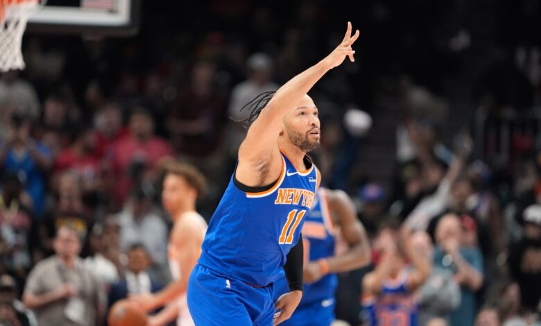 Knicks’ record rout ends Hawks’ season in Game 6