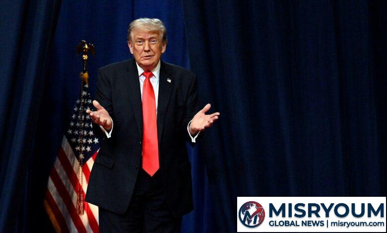 Trump turns mic issues into Florida crowd joke Trump turns mic issues into Florida crowd joke