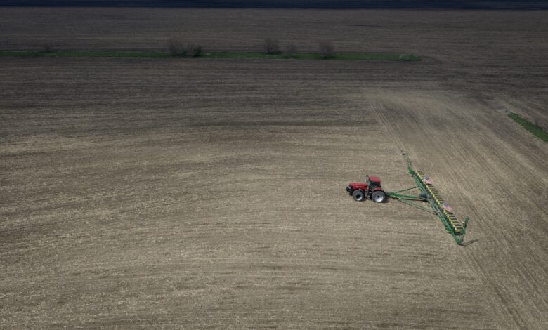 Iran war strains fertilizer supply as Trump policy hits farmers