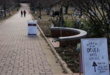 Death Doula Shares the Hard Truth Families Face