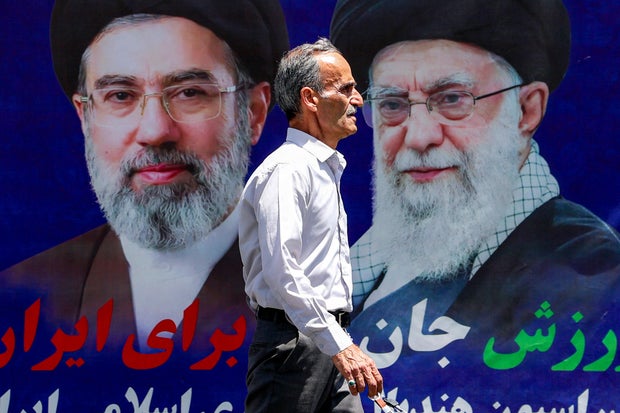 Trump Claims Iran Is in “Collapse,” Analysts Say Power Shifts Trump Claims Iran Is in “Collapse,” Analysts Say Power Shifts