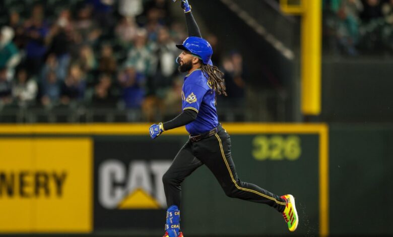 J.P. Crawford’s late swing lifts Mariners to 7-6 J.P. Crawford’s late swing lifts Mariners to 7-6