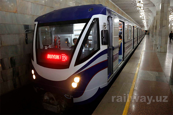 Toshkent metrosida yo‘lovchi rels ustiga tushib ketdi