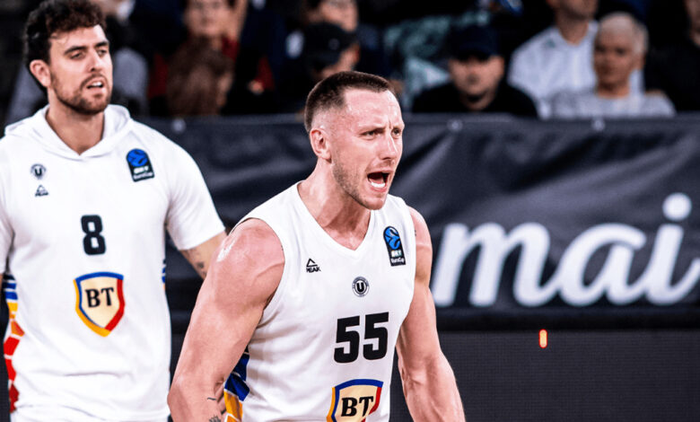 U-BT Cluj și CSM Oradea avansează în semifinalele campionatului de baschet