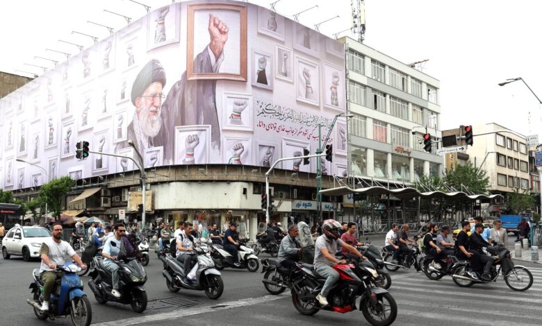 Iran’s Public Spaces Shift as Regime Mobilizes Amid War