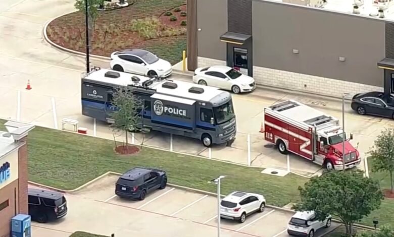 2 dead, 3 injured in shooting during business meeting at Texas shopping center: Police